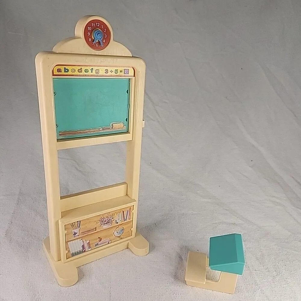 Classroom Barbie 1995 Mattel 13914 Chalkboard And Desk Works Missing Button READ